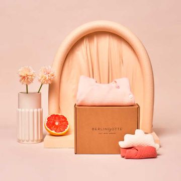 Coffret Naissance Berlingotte, Pull Bébé tricoté et Doudou brodé, rose