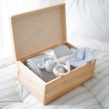 Coffret Naissance 100% Douceur, Couverture personnalisée, Bonnet et Hochet, Maylily gris