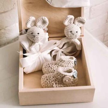 Coffret Naissance Bébé Maylily, Boîte Cadeau Bois, Crochet crème