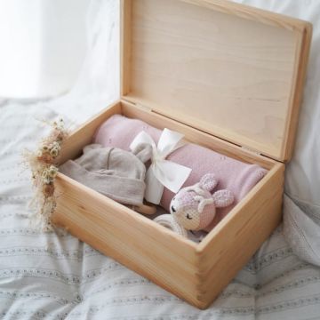 Coffret cadeau bébé en laine merinos, couverture à personnaliser, Maylily, rose
