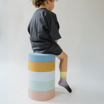 Chaise et pierres d'équilibre en mousse arc en ciel "ocean" Moes, jouet durable